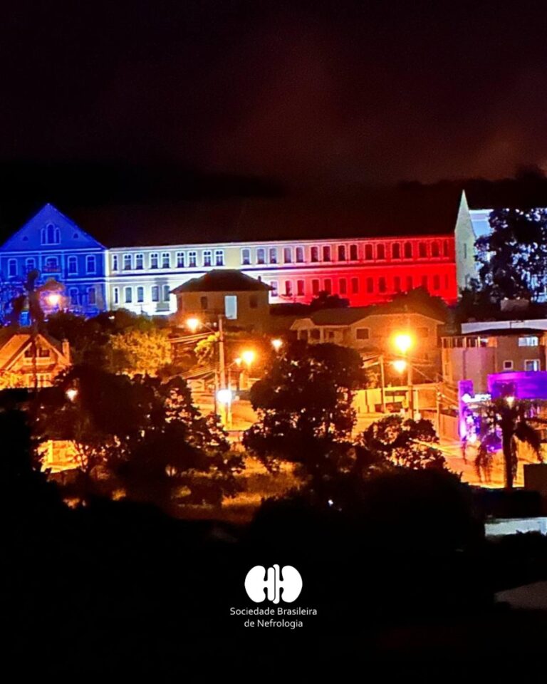 Faculdade São Vicente de Paulo, em Irati-Paraná, iluminada pela saúde dos rins!