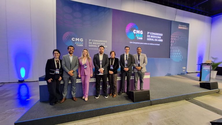 SBN marca presença no Congresso de Medicina Geral da AMB com debates sobre nefrologia e ações de educação médica