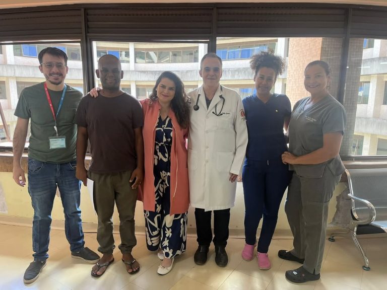 Após 93 dias internado, paciente que participou do 2º Seminário da SBN consegue vaga em clínica de diálise, reforçando a luta por acesso digno