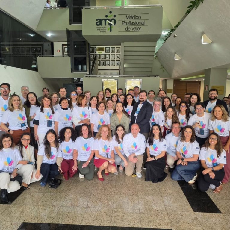 Simpósio de Doenças Raras da SBN reúne especialistas em Curitiba e encerra edição com debates científicos e participação nacional