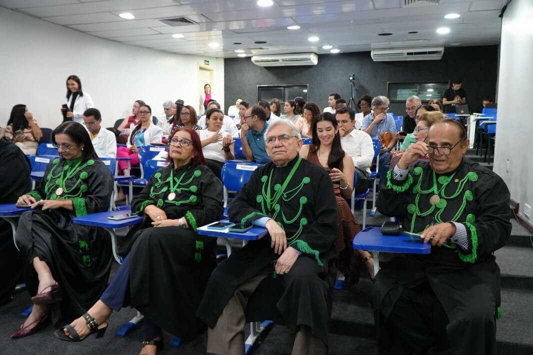 José Moura Neto, recebe título de Acadêmico Honorário da Academia Maranhense de Medicina-004
