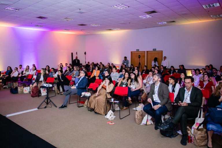 Glom Summit Brasil reúne especialistas em Brasília para debate científico sobre doenças glomerulares