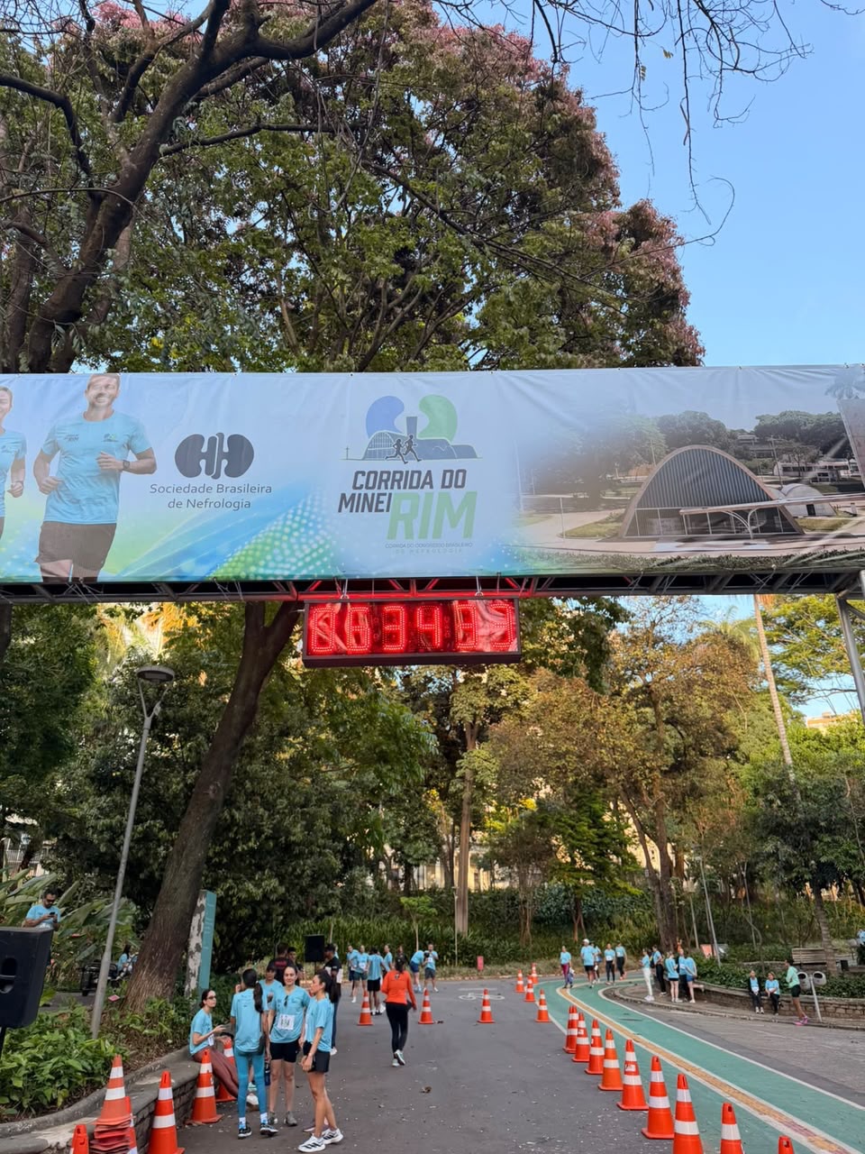 Corrida do MineiRIM reúne participantes em Belo Horizonte