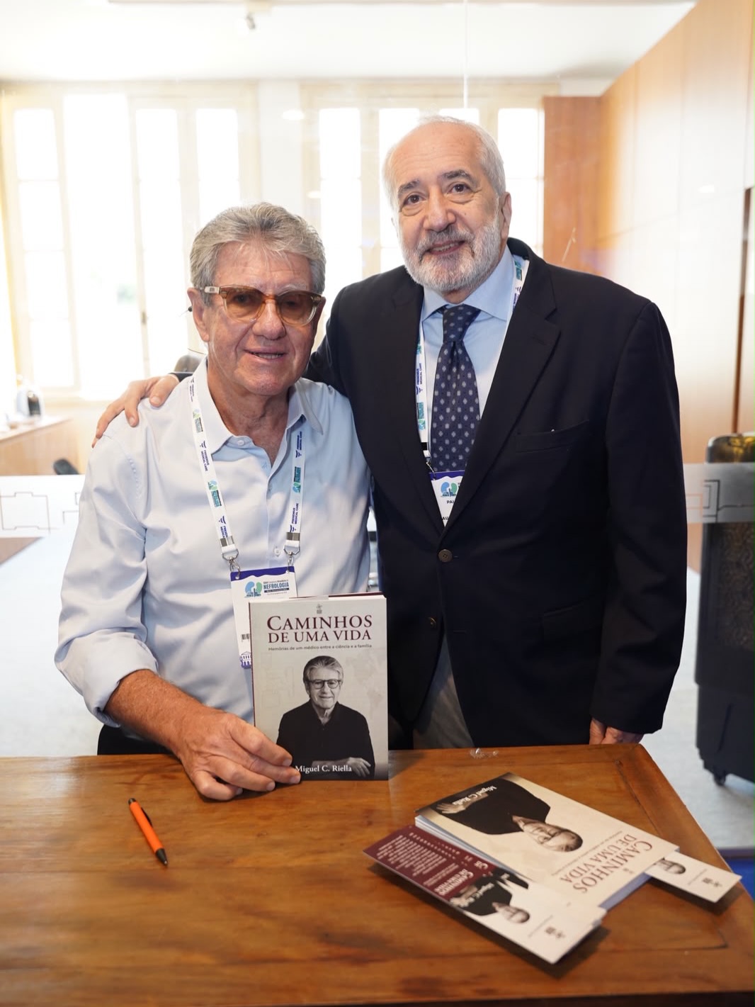 Miguel Riella lança livro durante o CBN 2026